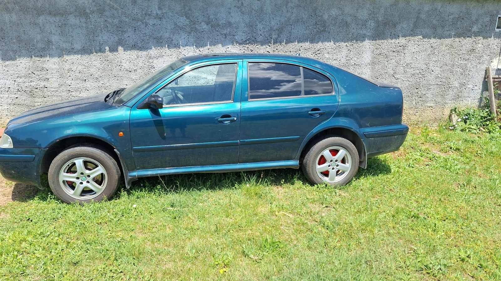 Продавам SKODA octavia 1.9 110 коня на части