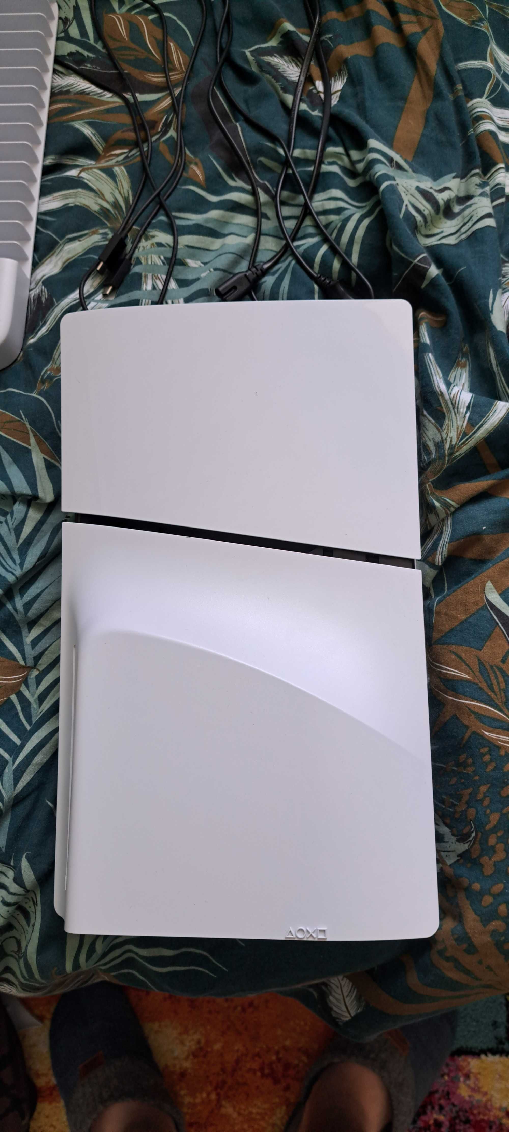 Продавам втора употреба PS 5 slim