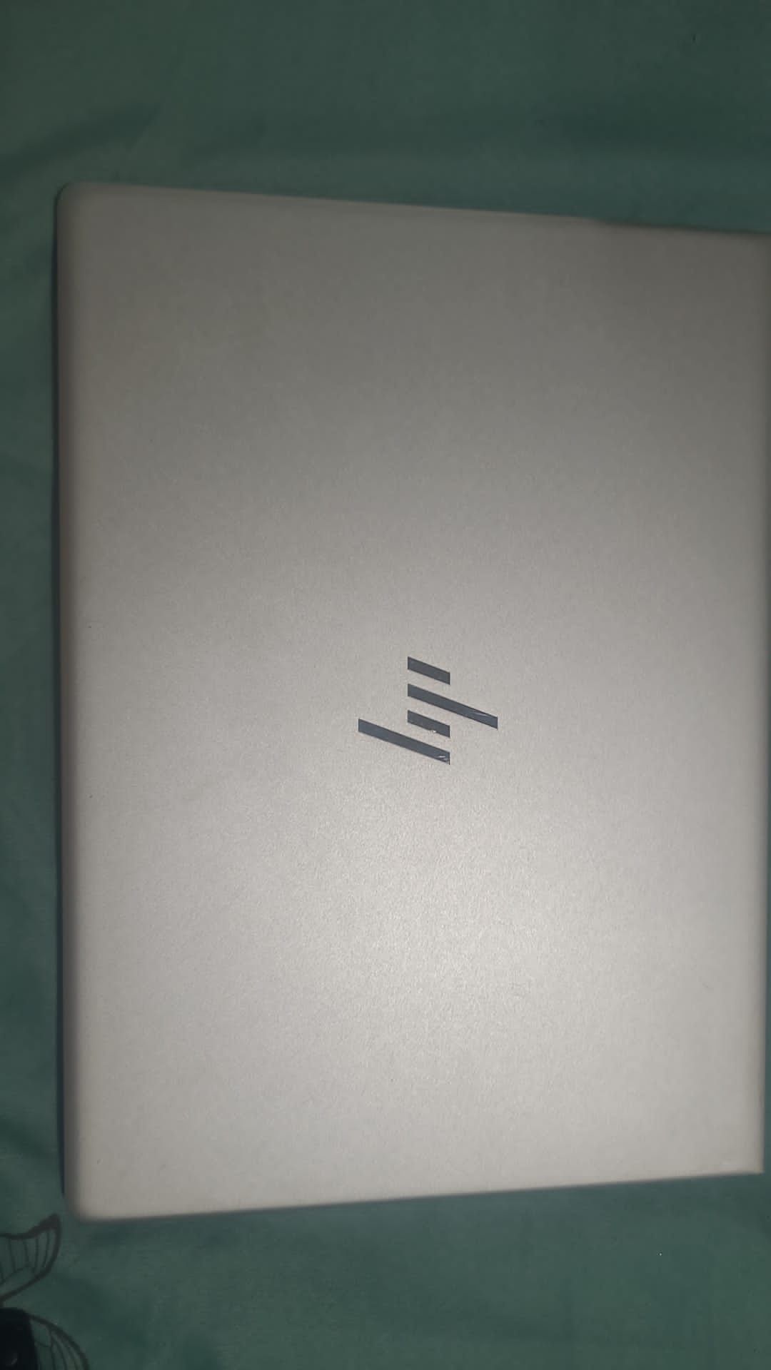 Hp elitebook 830 g6 
Procesor i7 gen8