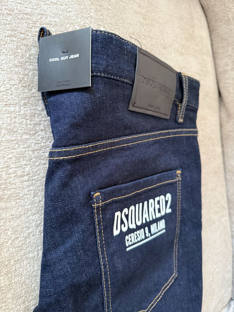 Чисто Нови Мъжки Дънки Dsquared Размер 56