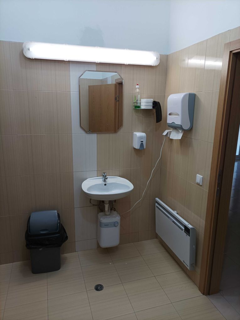 Дава се под наем Офис в София, Полигона - 53 кв.м за 225 € - Снимка #9