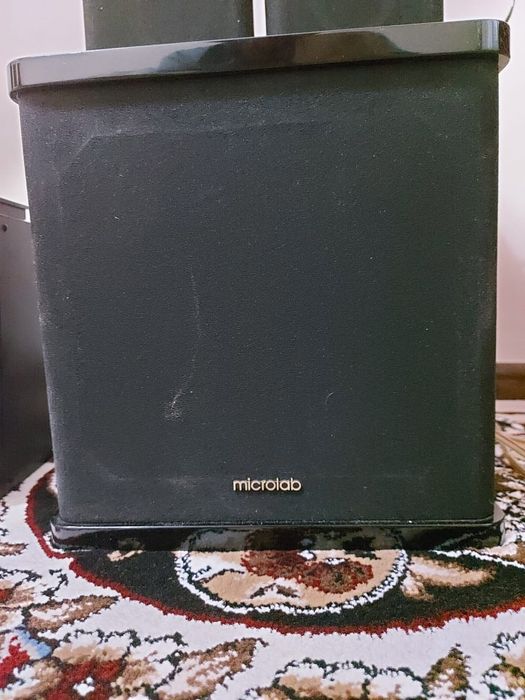 Продаю колонки Microlab h-200