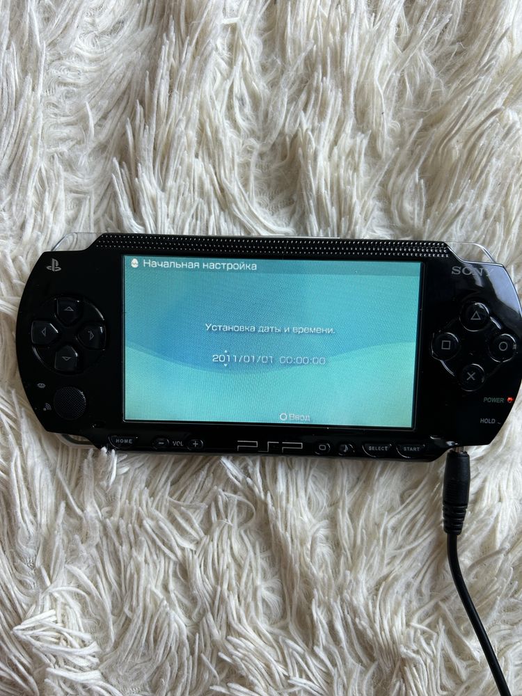 Продам портативную игровую приставку PSP