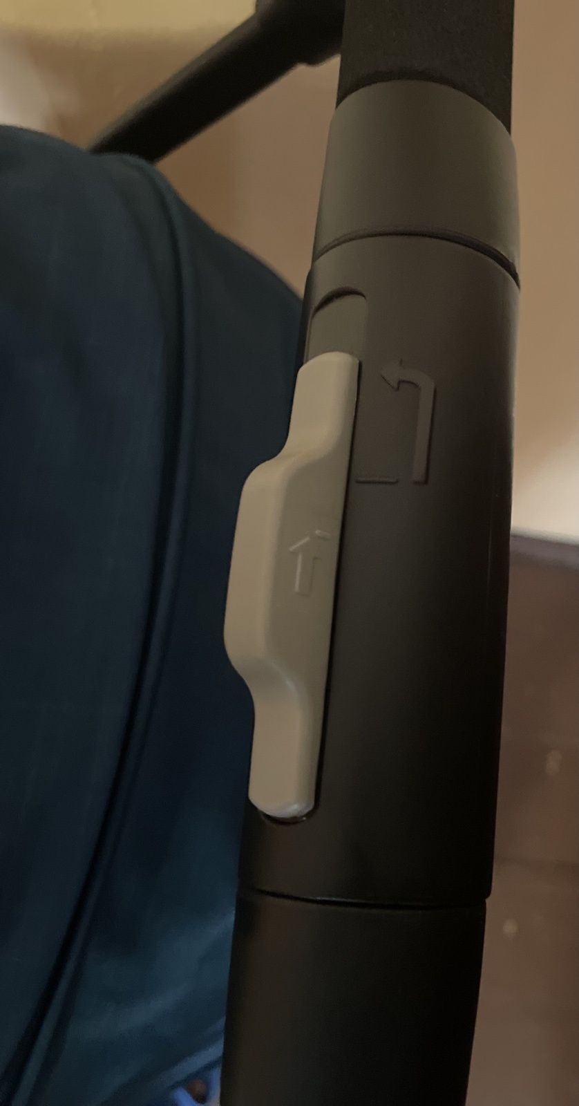 Продавам детска количка RECARO