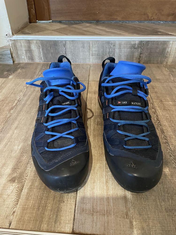 Adidas terrex ……………………….