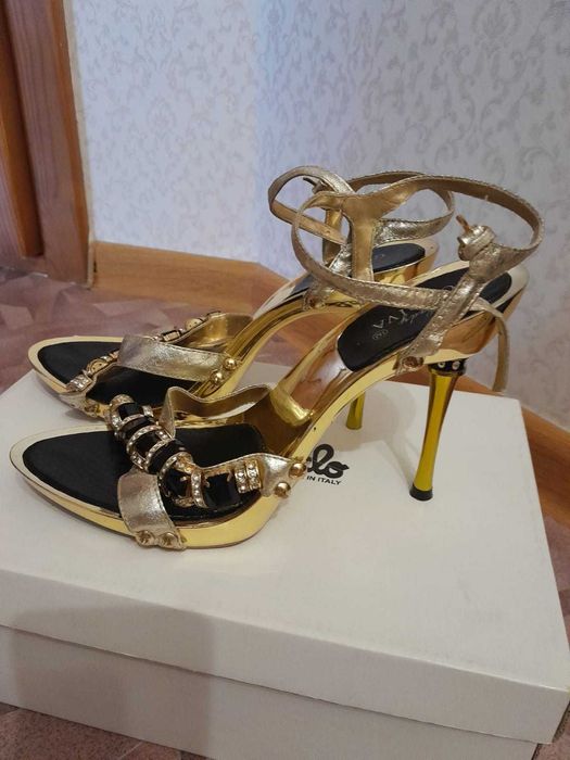 Продам босоножки женские, р-р 38