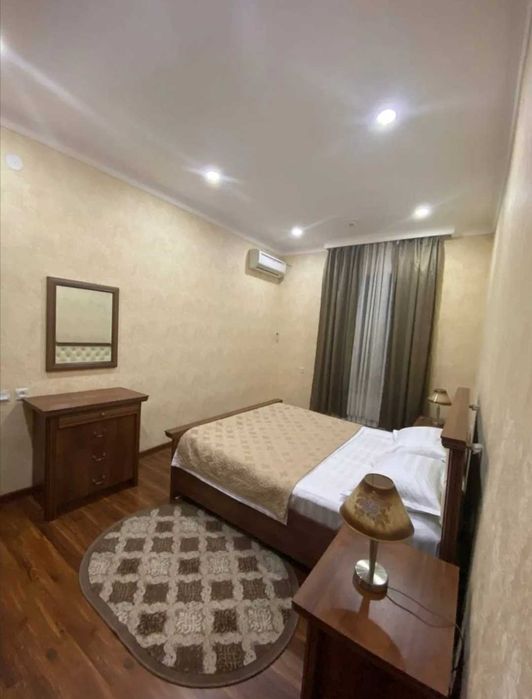 3000 тенге два часа. Посуточно 1-но комнатная. Центр. Абая