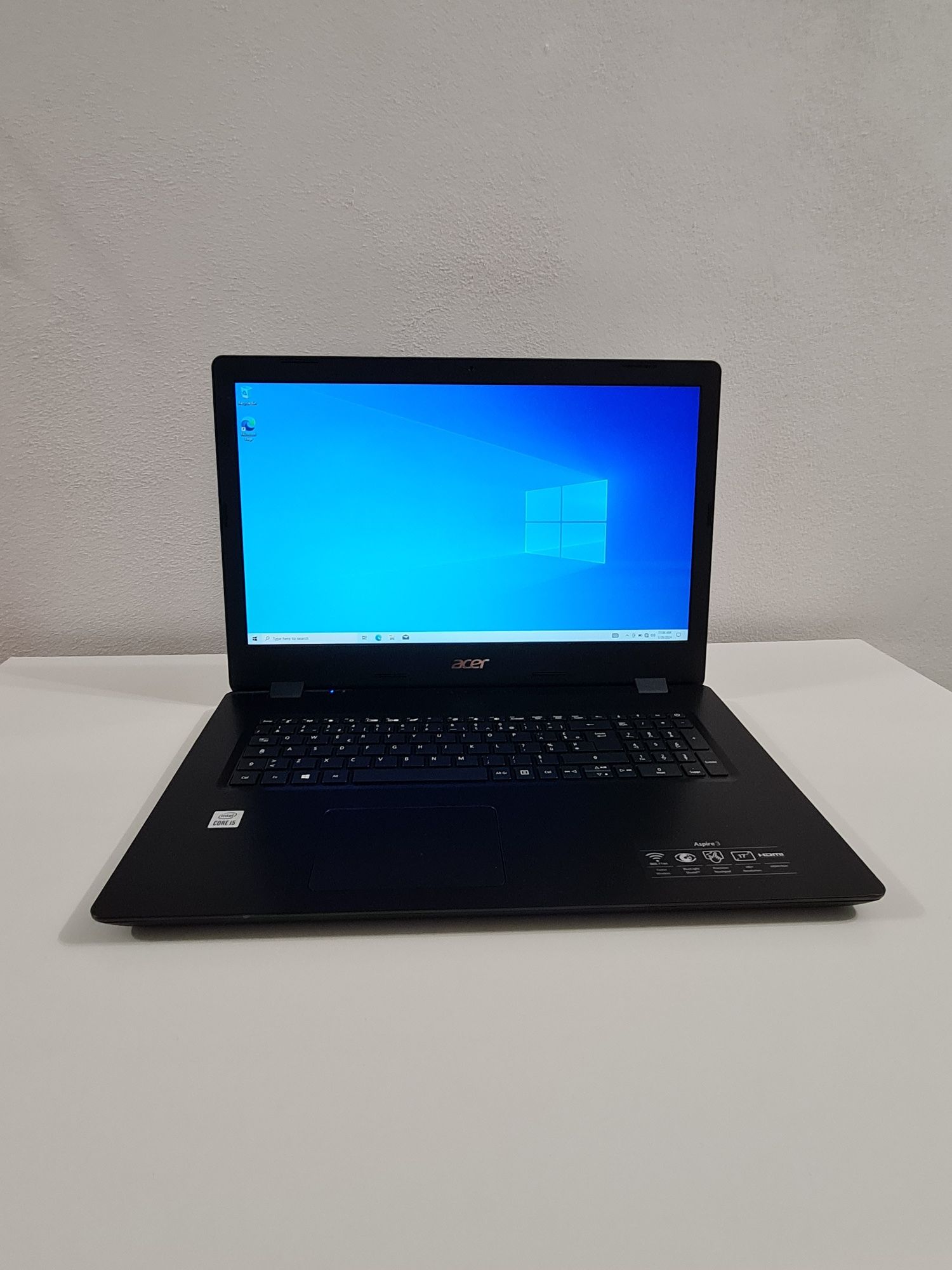 Laptop Acer cu i5 generatia 10 ,display mare 17.3