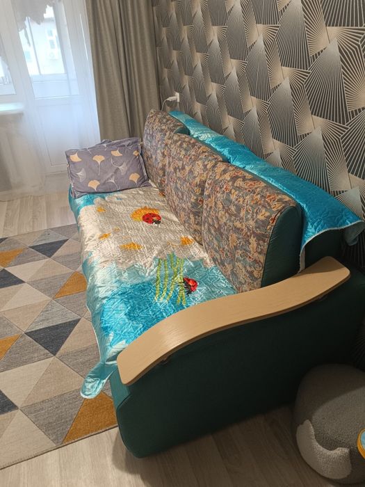 Диван в хорошем состоянии