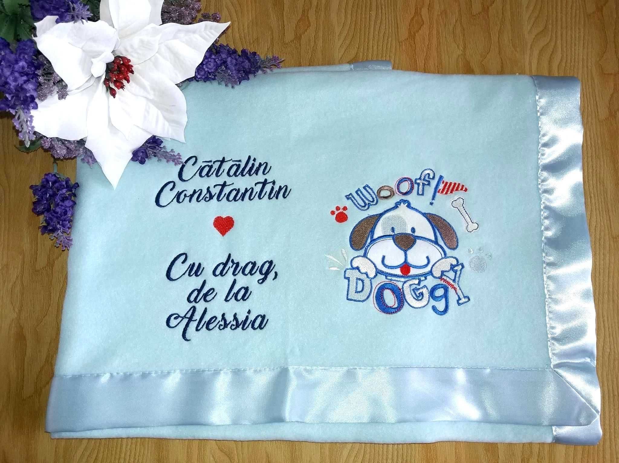 Paturica brodata personalizata pentru bebelusi