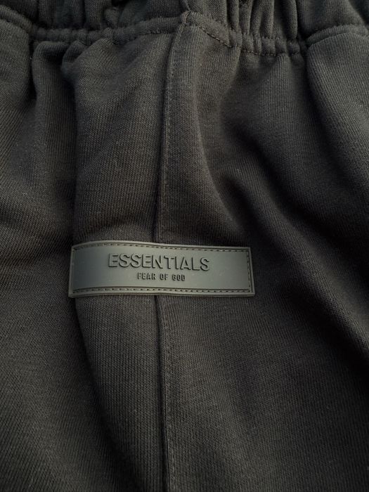 Pantaloni Scurti Essentials / Premium / 2025