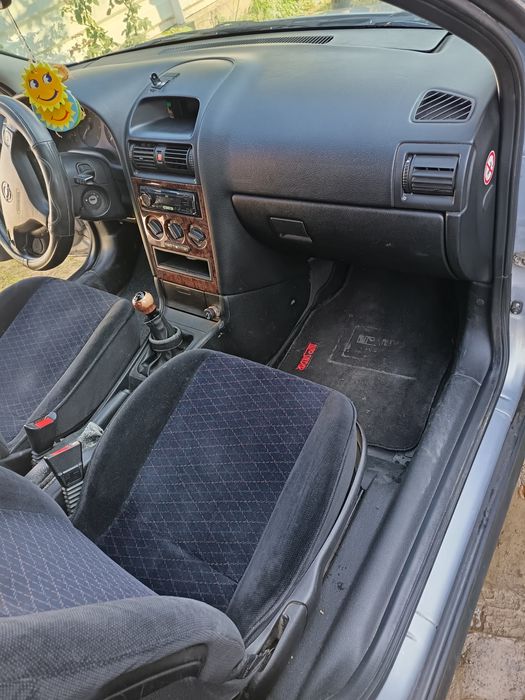 Vând Opel Astra g