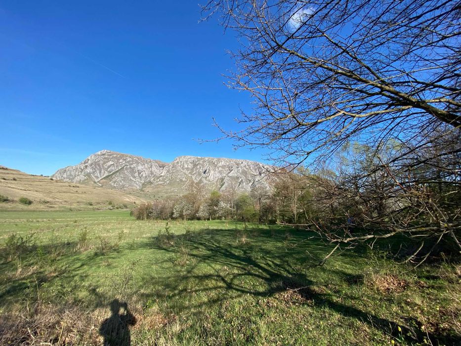 Teren superb Rimetea – acces auto, intimitate totală, pârâu aproape