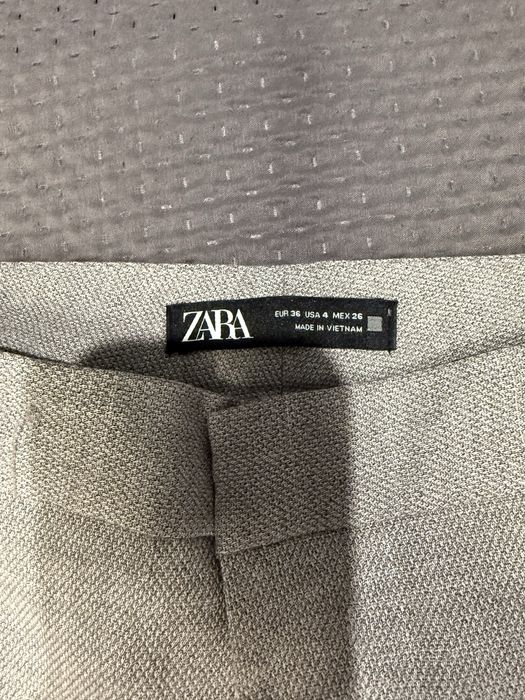 Дамски сив костюм