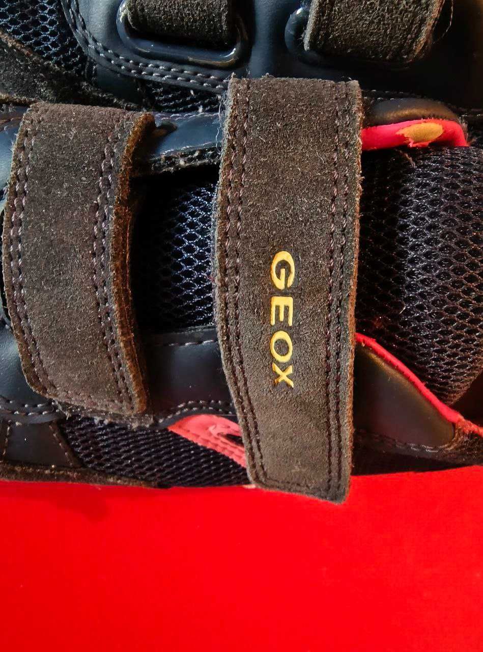 Маратонки Geox и Nike, и Боти 35 номер