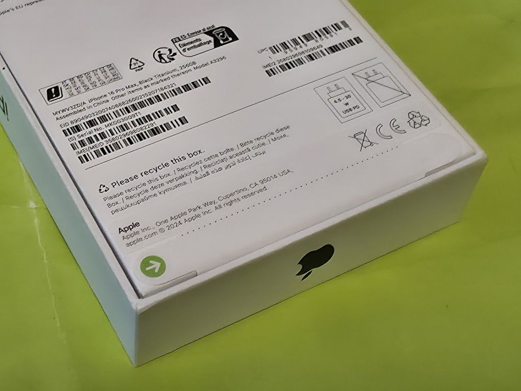 ***ЗАПЕЧАТАН 256GB iPhone 16 PRO MAX Гаранция Yettel 3г Titanium BLACK