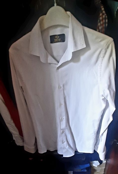 Cămăși diferite modele