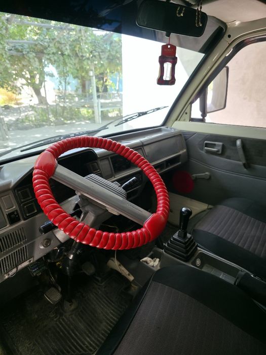 Damas sotiladi 2002 yil