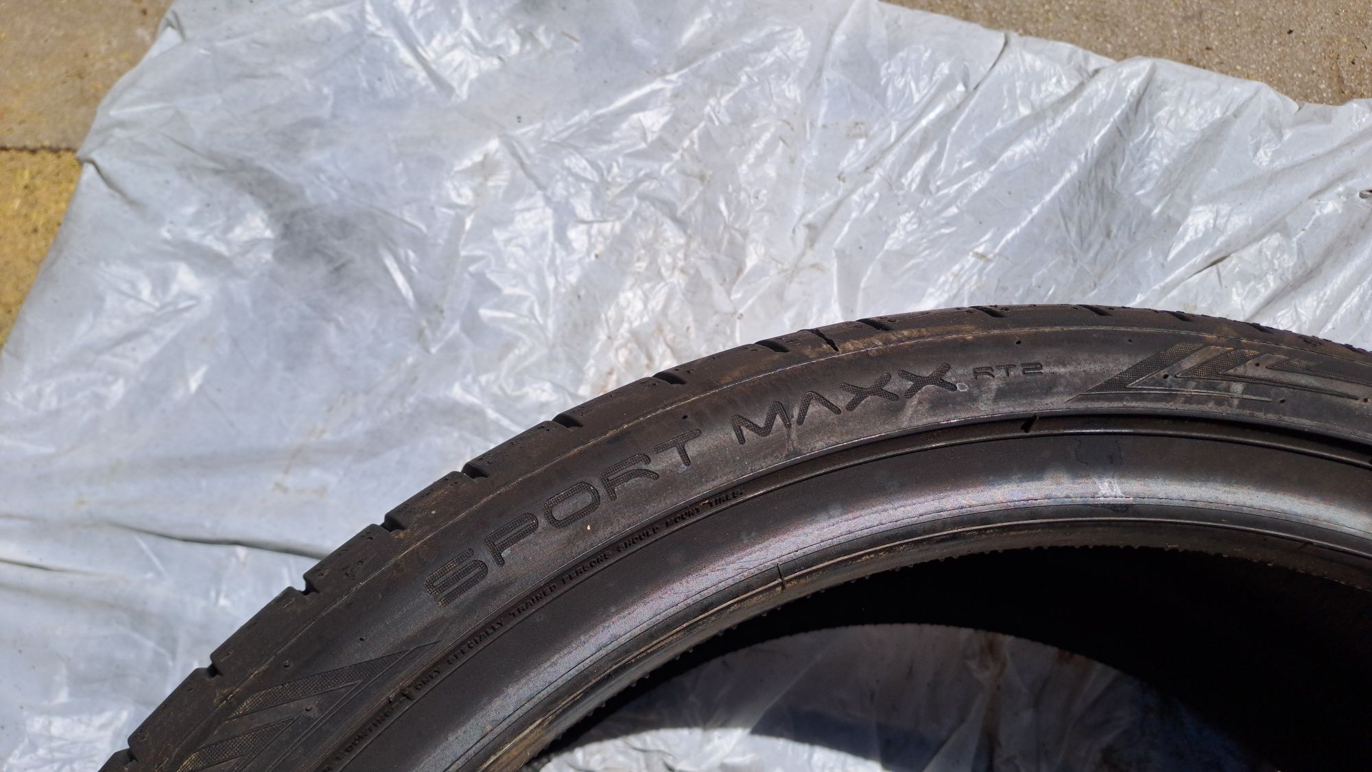 1бр. Нова 225/35/19 Dunlop