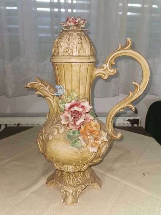 Carafa cu capac din portelan vintage