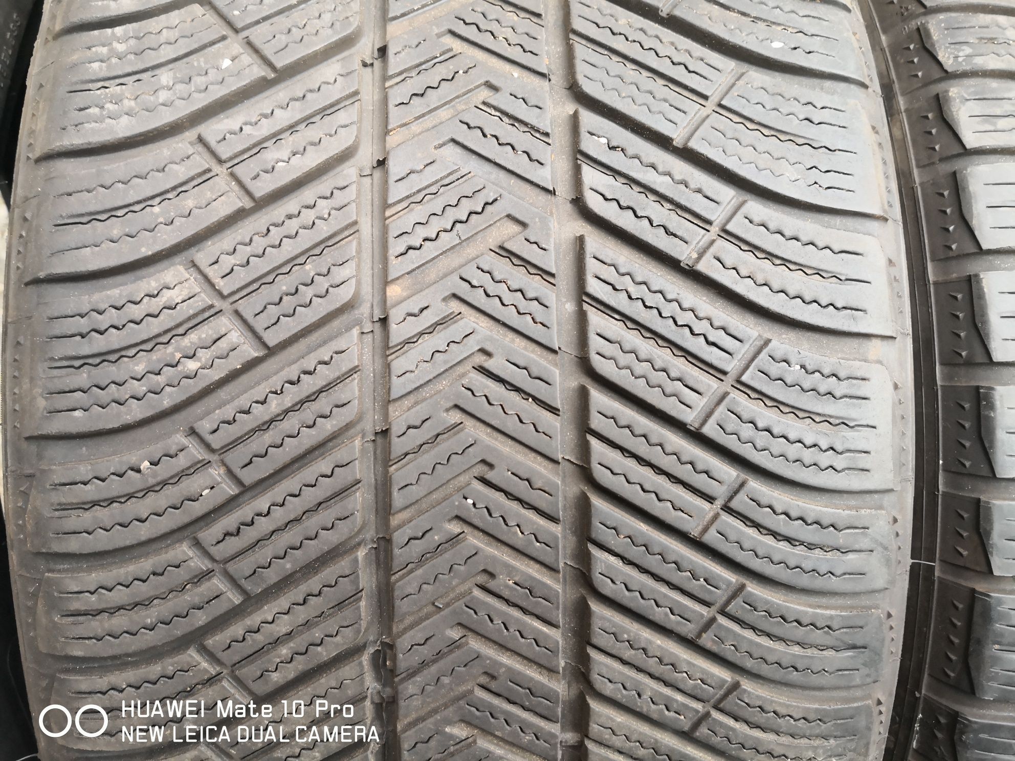 265 40 19 предни 295 35 19 задни гуми спорт пакет Michelin