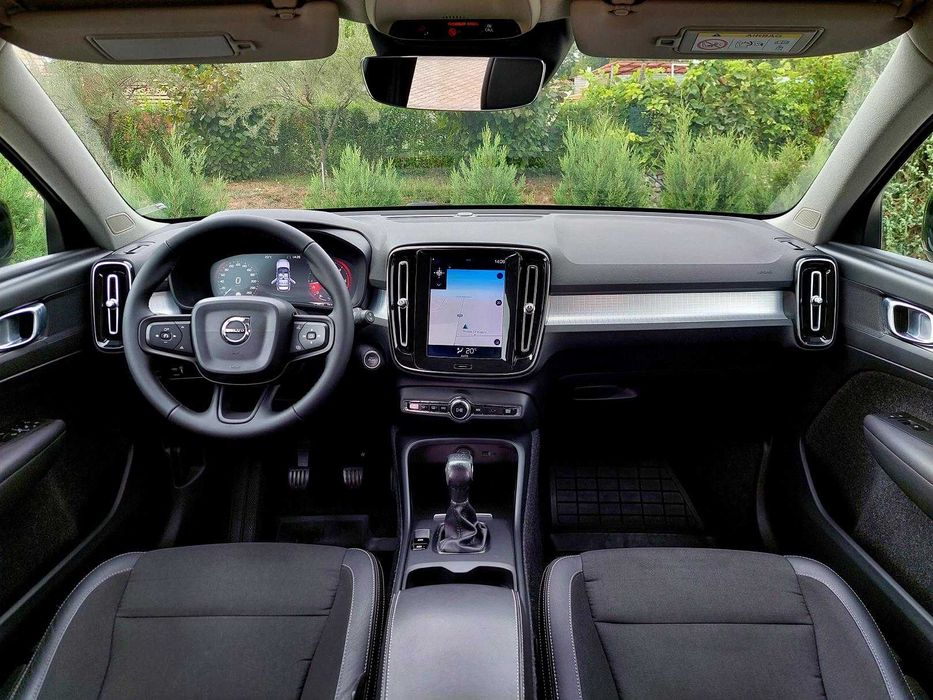 VOLVO XC40 2.0 D3 150cp Manual 2019 *MOMENTUM* / 125000 KM Reali