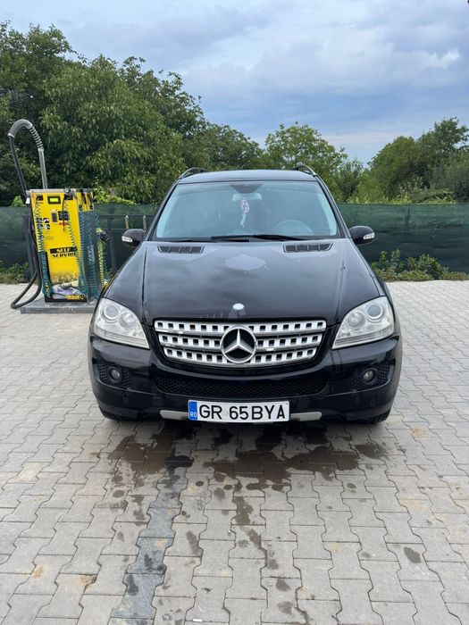 Vând Mercedes ml
