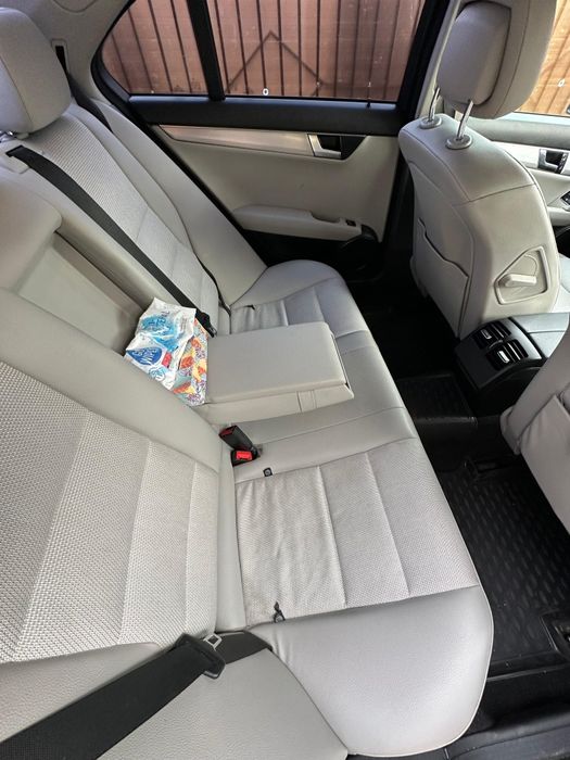 Mercedes C220 170 cai 2011