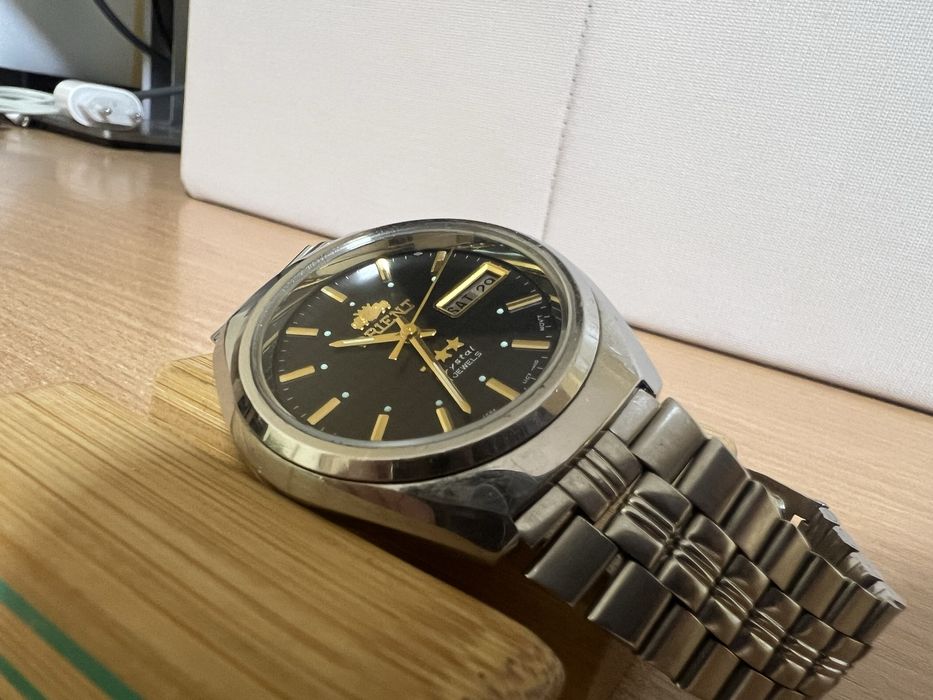 Часовник Orient crystal triple gold star