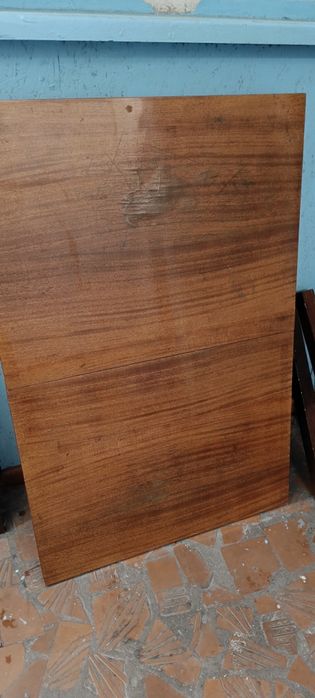 Срочно продам советскии раздвижной стол.