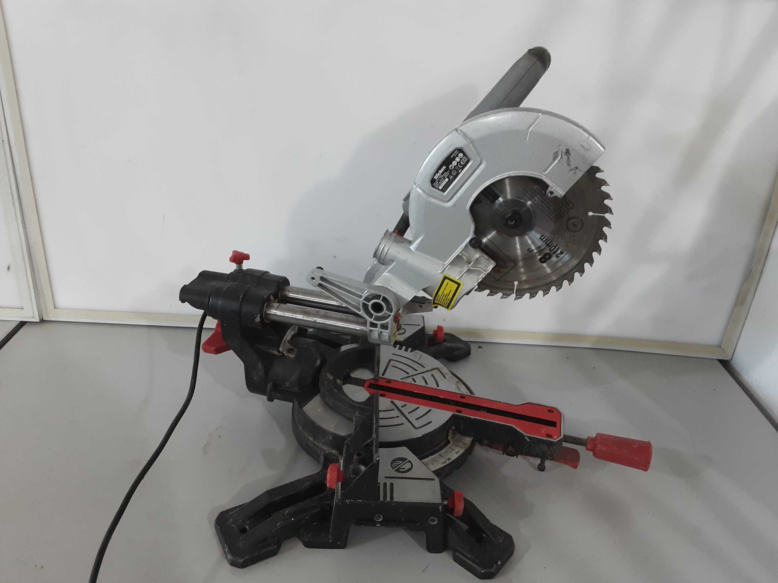 Циркуляр пендула - Wickes 1500W / 210mm