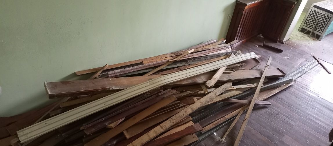 Между комнатных двери, Срочная продажа