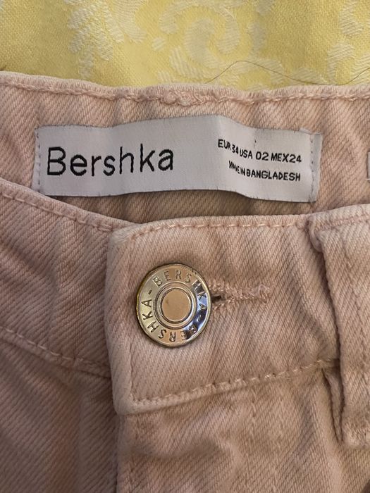 Дънки Bershka XS размер