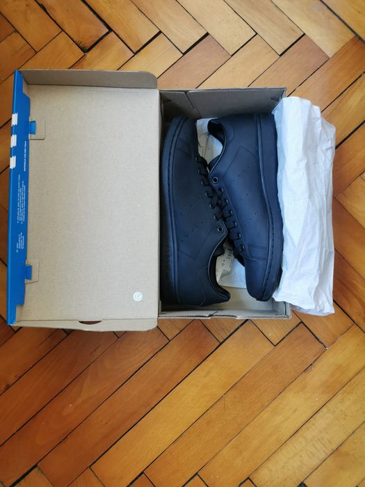 Продавам чисто нови оригинални маратонки Adidas Stan smith