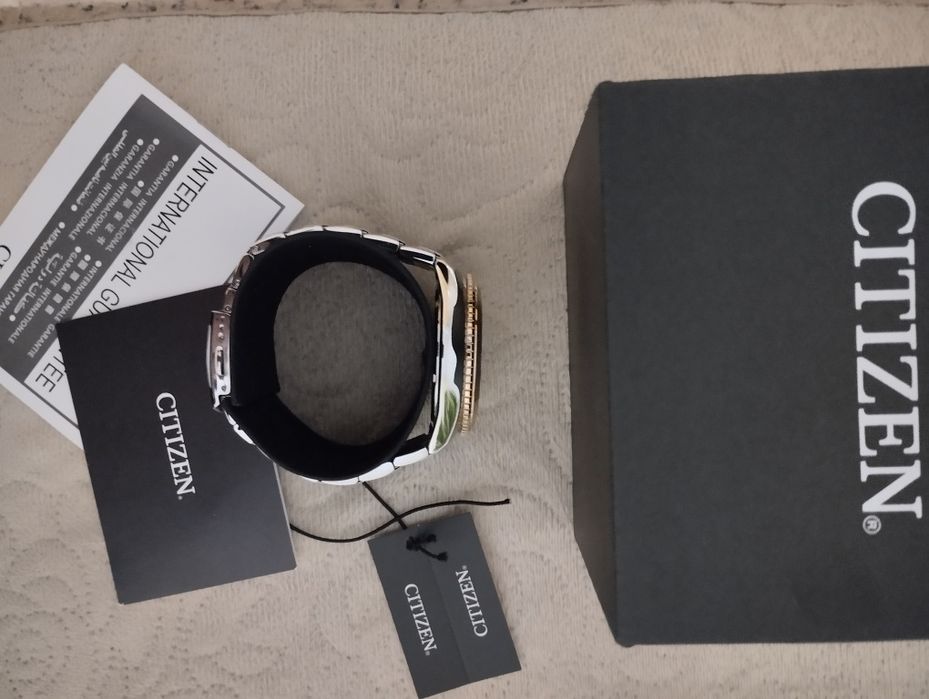 Часовник Citizen quartz