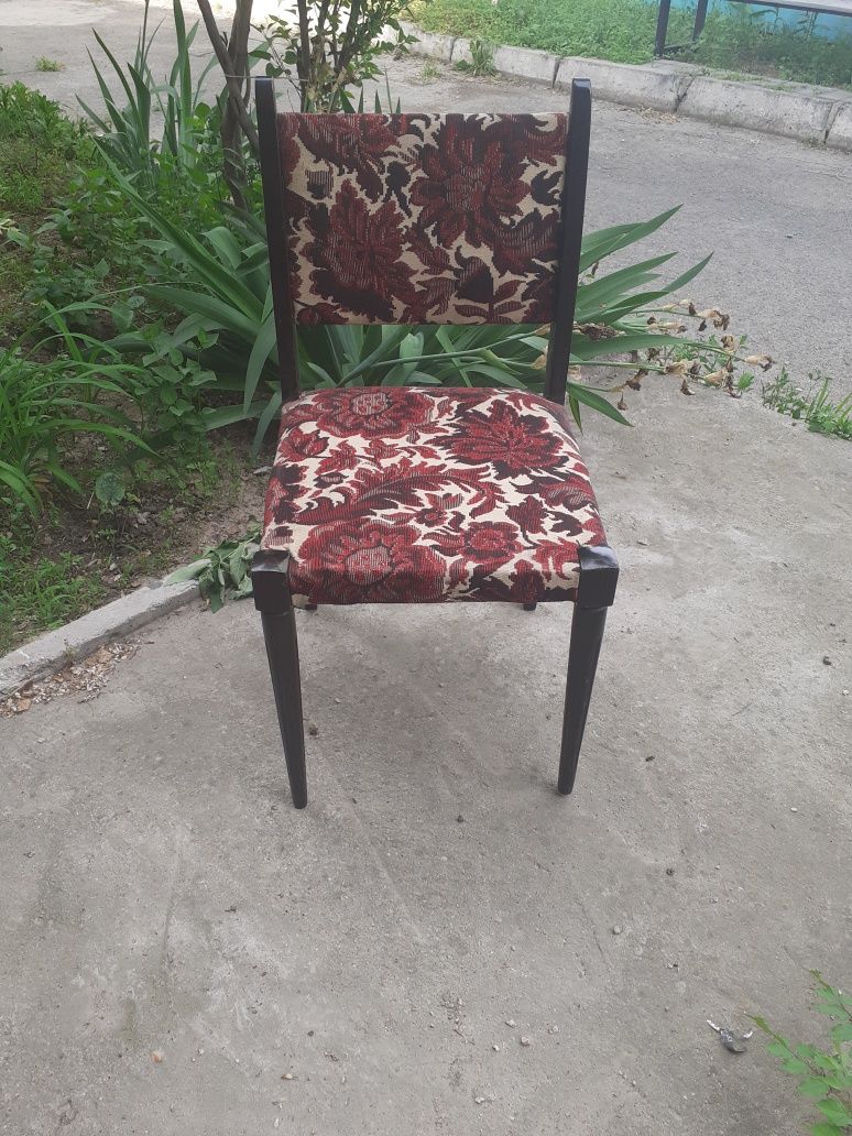 Продам стулья от румынского гарнитура Мираж.