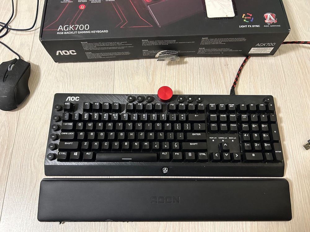 Set tastatura + mouse gaming AOC AGK700 si Reaper 220