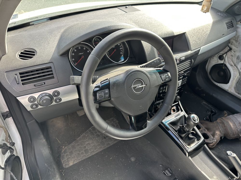 Opel Astra H 1.6 на части