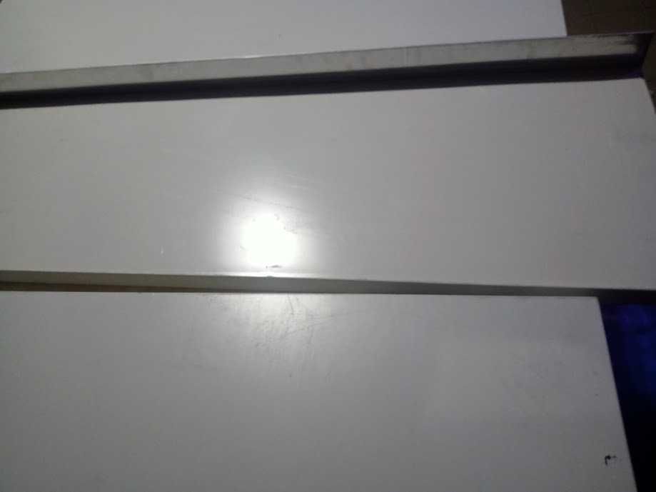 Etajere din tabla pentru rafturi si dulapuri