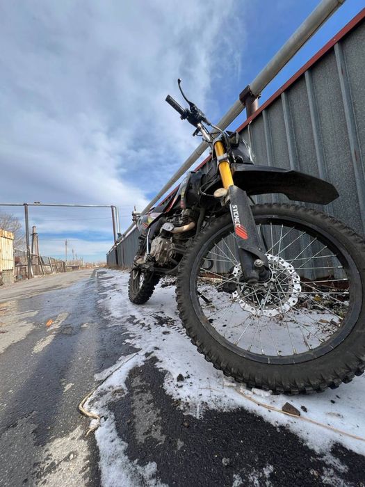 Продам эндуро 250 кубов