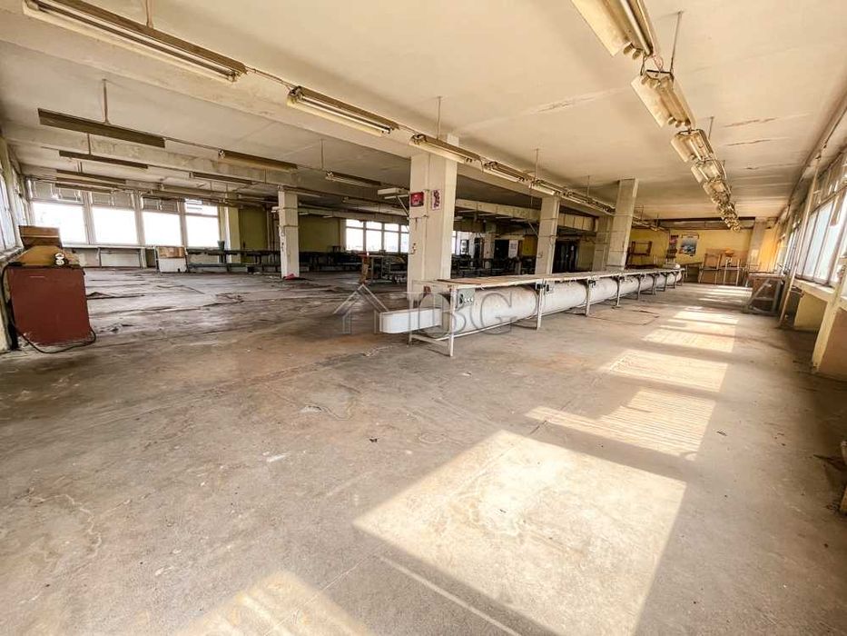 Продава се Промишлена сграда в Русе, Дружба 3 - 648 кв.м за 263 €/кв.м - Снимка #4