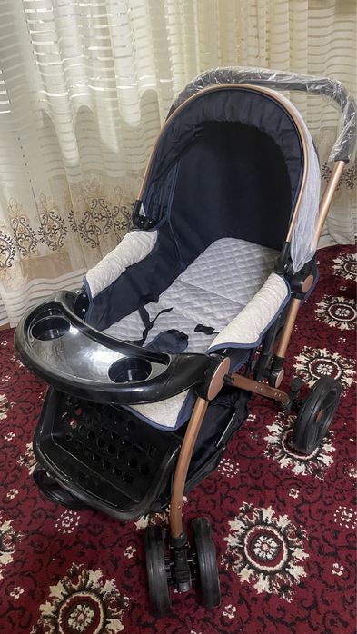 Коляска сотилади