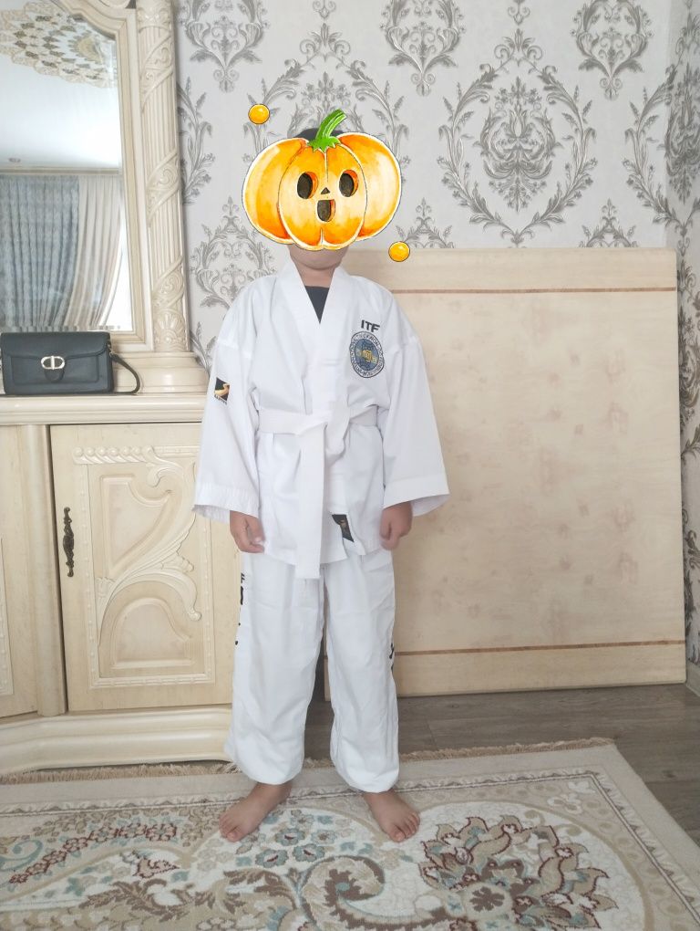 Продам костюм для таеквондо ITF