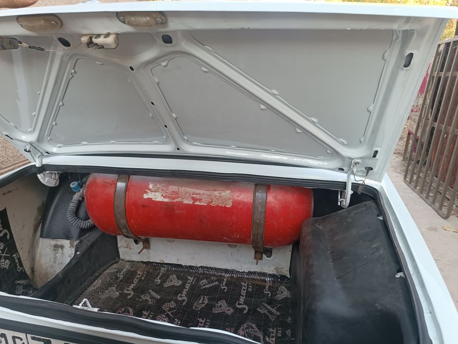 Vaz 07 sotiladi naxdga