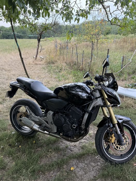 Vând Honda Hornet