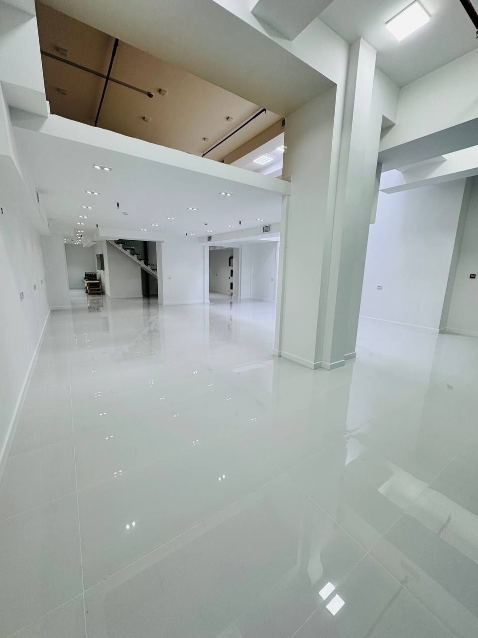 Аренда U-TOWER 147+90m2.