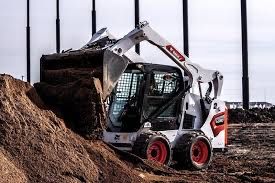 bobcat de inchiriat ,carat ,debarasare, moloz, piatra,pamant, demolat