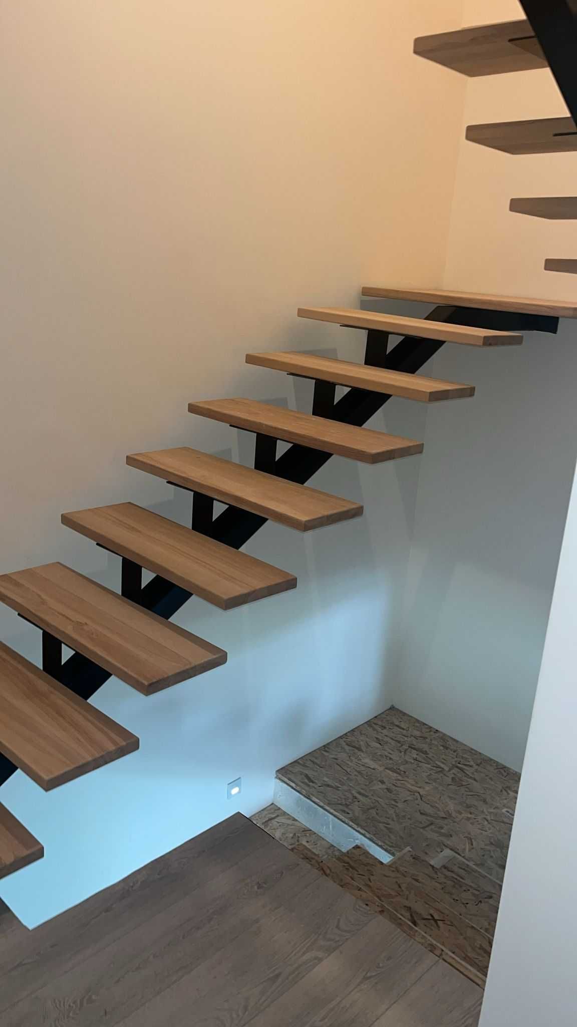 Confecții Metalice, Porți, Balustrade, Foișoare, Containere