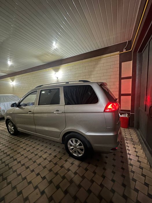 Dongfeng Glory 330 S