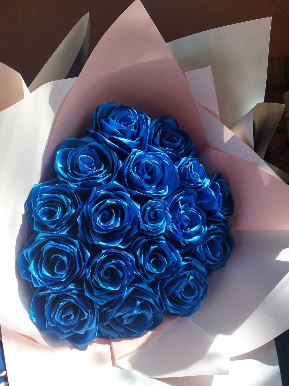 Букеты роз из атласных лент / Доставка цветов Актобе